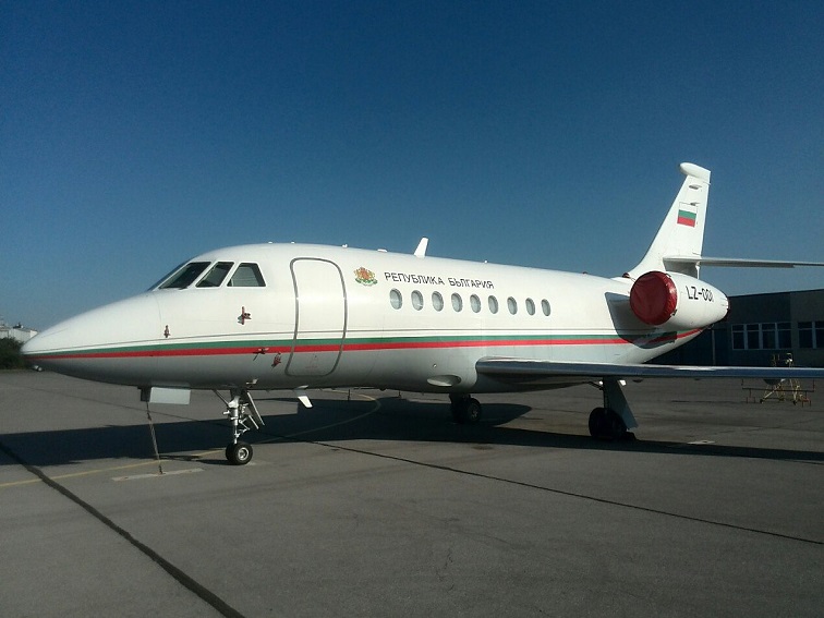 Правителственият самолет „Фалкон“ ще бъде продаден на търг