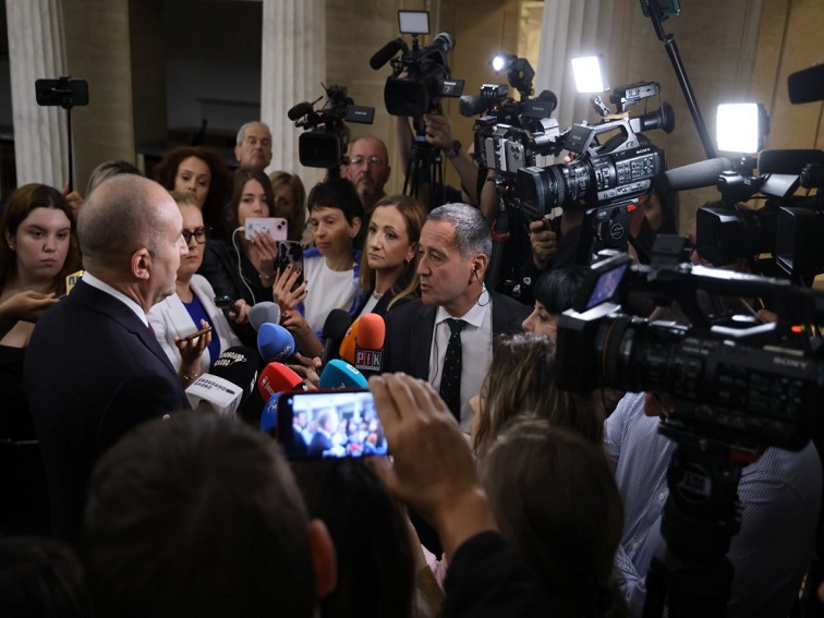 Президентът: Щом България няма излишни наличности, няма как да даде въоръжение на Украйна