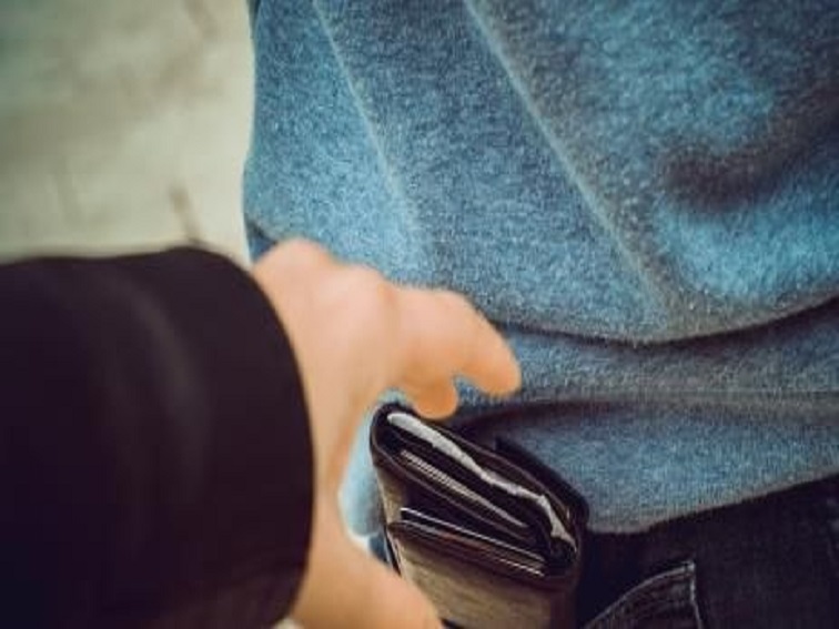 Разследват грабеж на малолетно момче в Благоевград