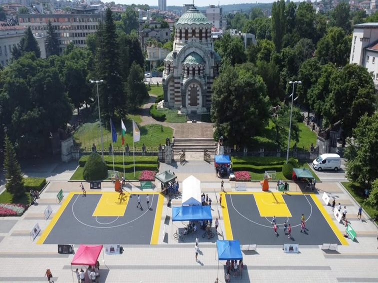 Турнир по уличен баскетбол на пл. „Възраждане“ в Плевен на 27 и 28 септември
