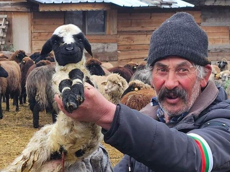 11-ти април е денят, в който хората застават до Бай Рибан