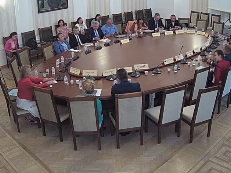 Министър Генов заяви, че случващото се в Татарево е нормално