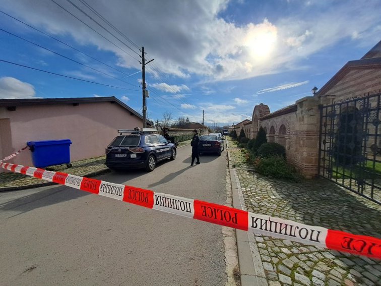 Жандармерия в дома на Ивелин Михайлов и в други домове в село Неофит Рилски