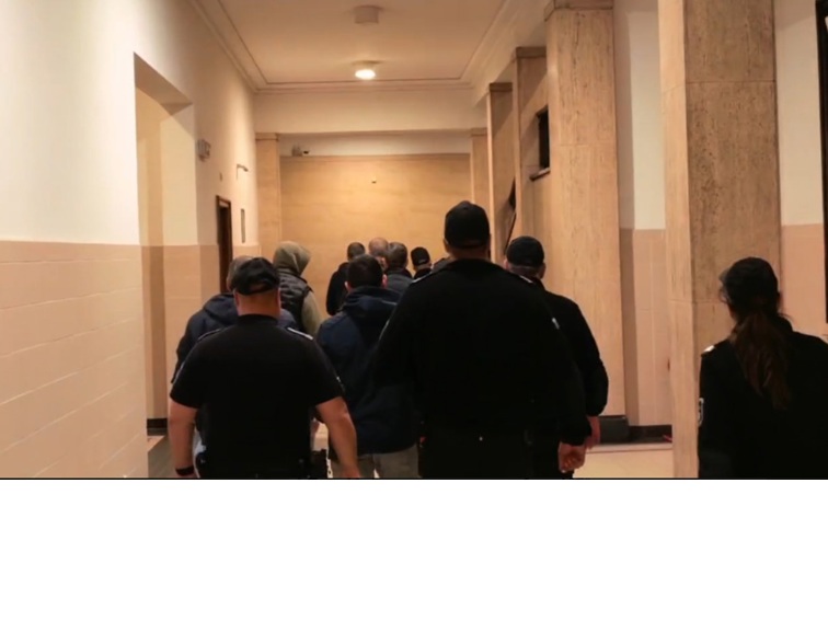 Пети ден държат арестуван счетоводител в нечовешки условия