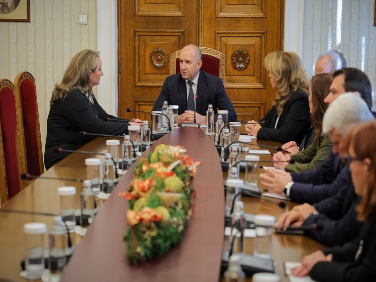 ПП към Радев: Кога ще правите партия?