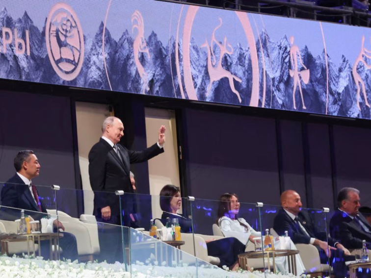 ЕВРАЗИЯ СЕ СЪБУДИ: Президентите, номадите и символите, които разтърсиха Бишкек