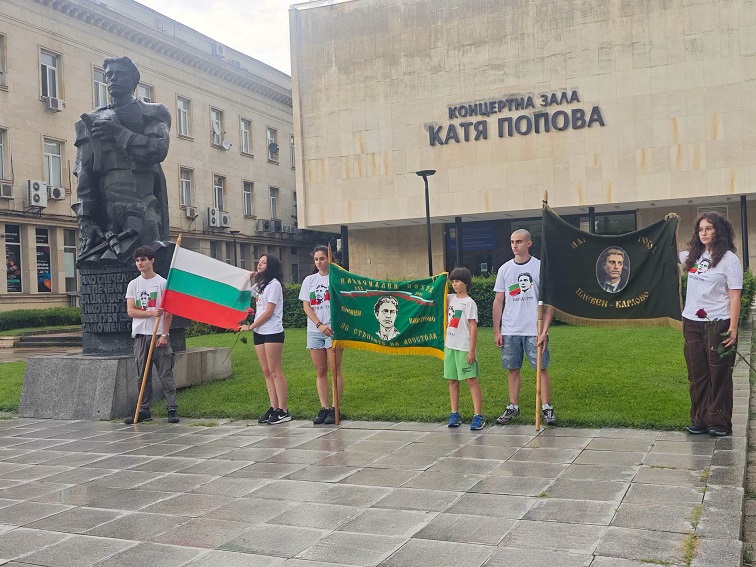 Рекорден интерес: 282 участници потеглиха от Плевен в Националния поход „По стъпките на Апостола“