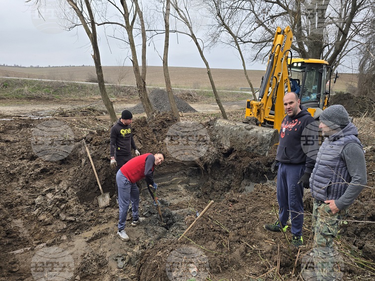 Доброволци почистиха Коиловската чешма край Плевен