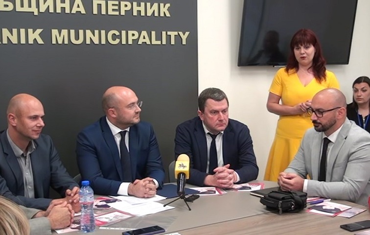 Правосъдният министър обеща безплатна правна помощ на жертвите на насилие