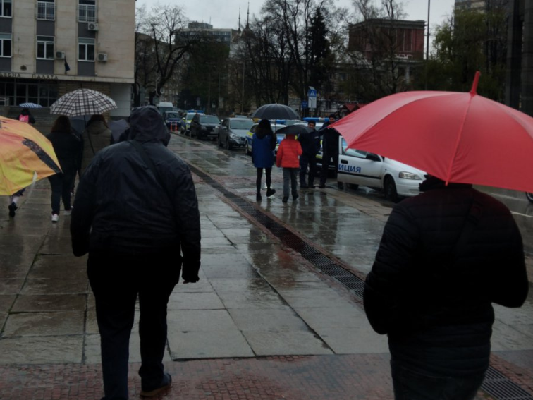 Вчера се проведе мирно шествие в памет на 12-годишната Сияна