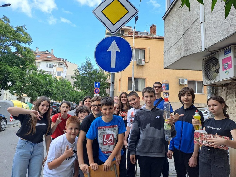 Ученици в полза на пътната безопасност