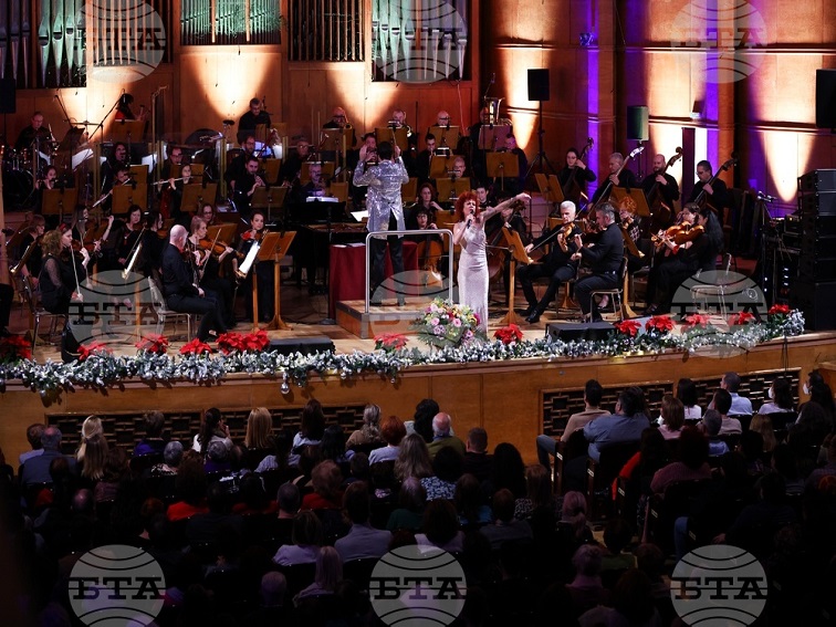 Плевенска филхармония се представя в зала "България" с празнична програма от четири концерта