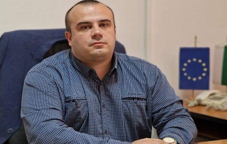 Болницата в Перник пак остава без директор