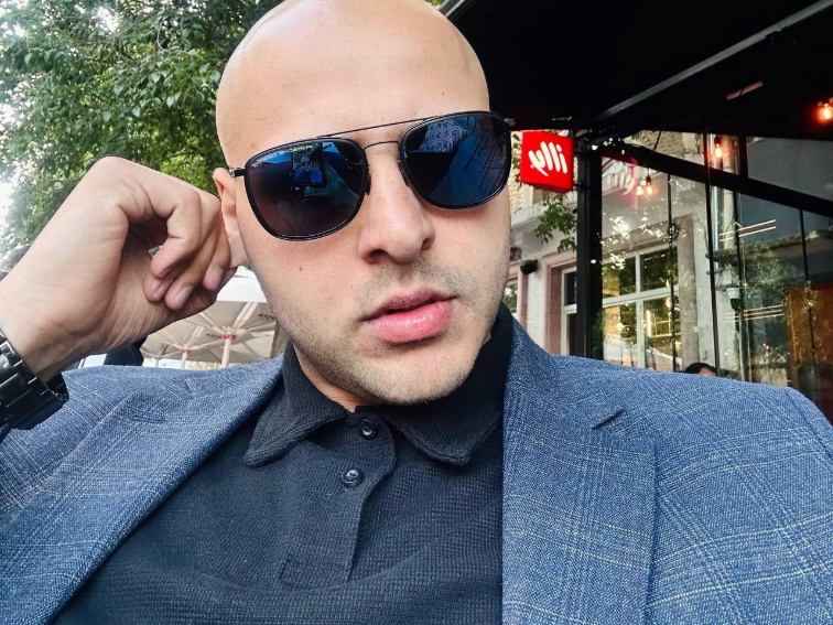 Алекс Илиев – портрет на една фасадна власт