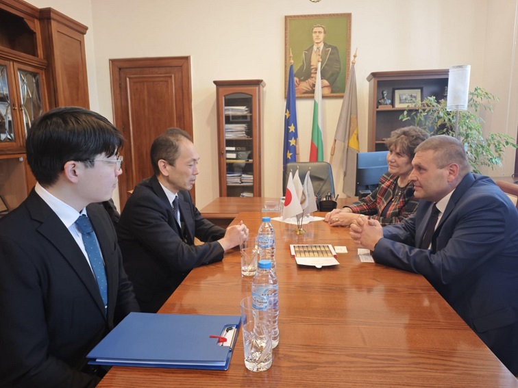 Представители на Японското посолство откриха Дните на японската култура в Плевен