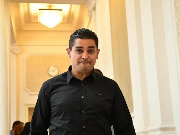 МЕЧ-ът се е изхабил. Записите вече не са интересни. Време е за Величие!