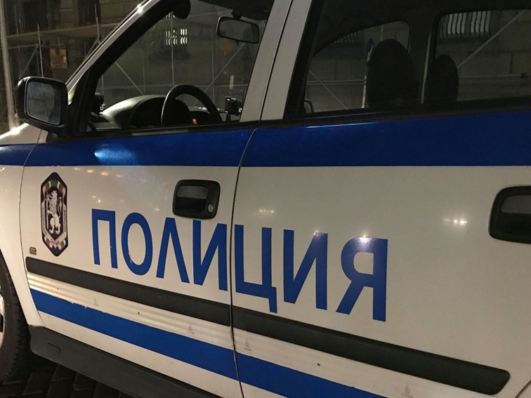 Откраднаха агрегат от „Форд Куриер“ в Михнево