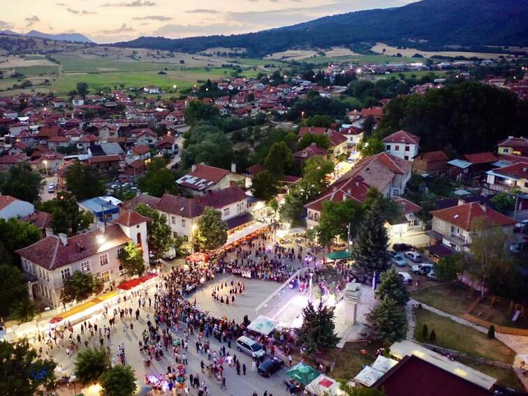 Потопете се в живата традиция сред природата на Родопите