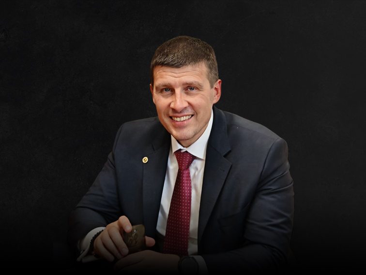 Мнение: Ивелин Михайлов живее, за да умре в битка