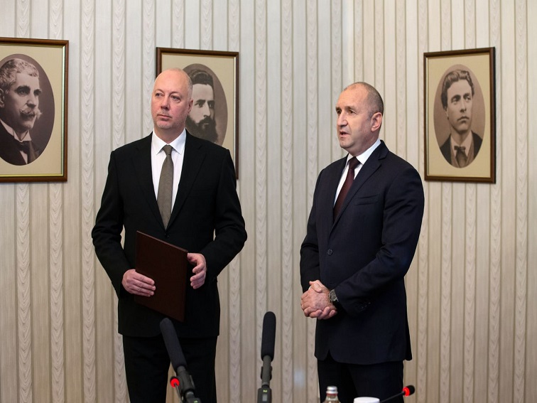 Радев: От действията и на правителството в оставка зависи подготовката на честен и обективен изборен процес