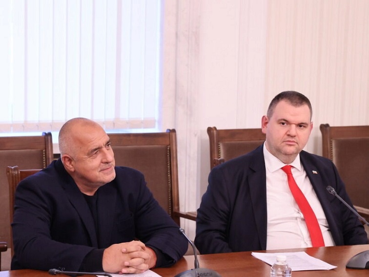 Свалиха охраната на Пеевски и Борисов 
