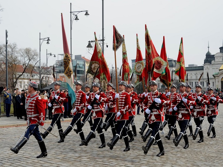 С военни ритуали в цялата страна честваме Националния празник и 148 г. от Освобождението на България