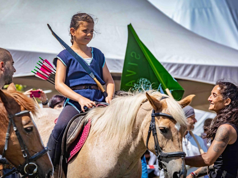 Конни демонстрации и възстановка на обичая за Тодоровден