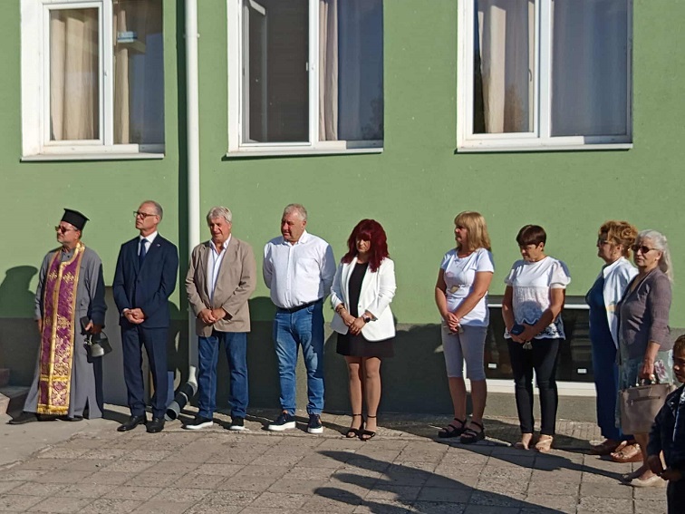 Агресия срещу учители- институционално бездействие на всички нива- директор, кмет, полиция и МОН не виждат проблем…