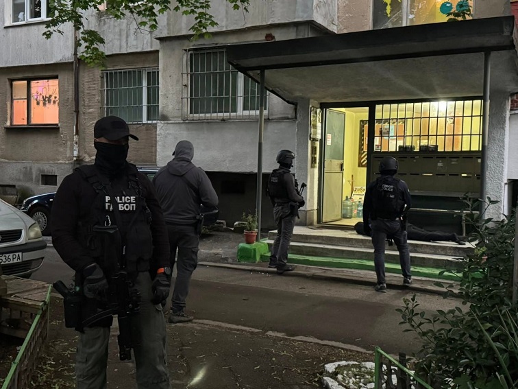Хванаха прокурорския син от Перник