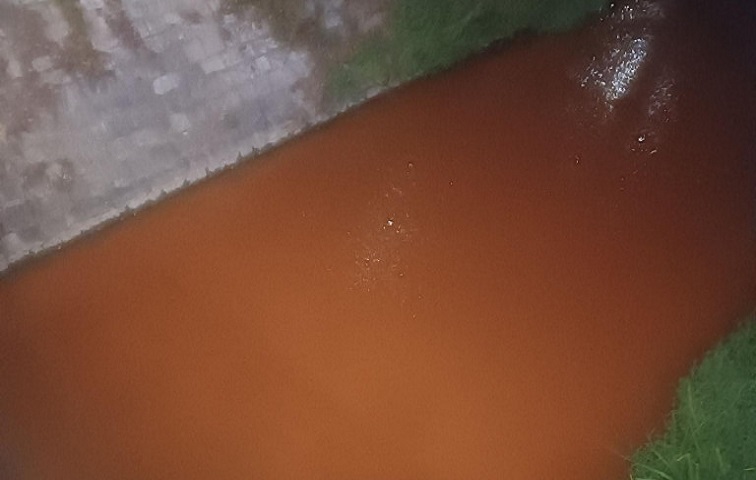 Водите на Струма пак станаха червени