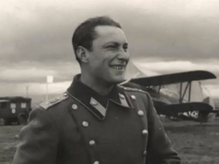 „..ако някога ми падне насреща противников самолет, ще го изям, па ако ще и с машината да се блъсна в него.." 