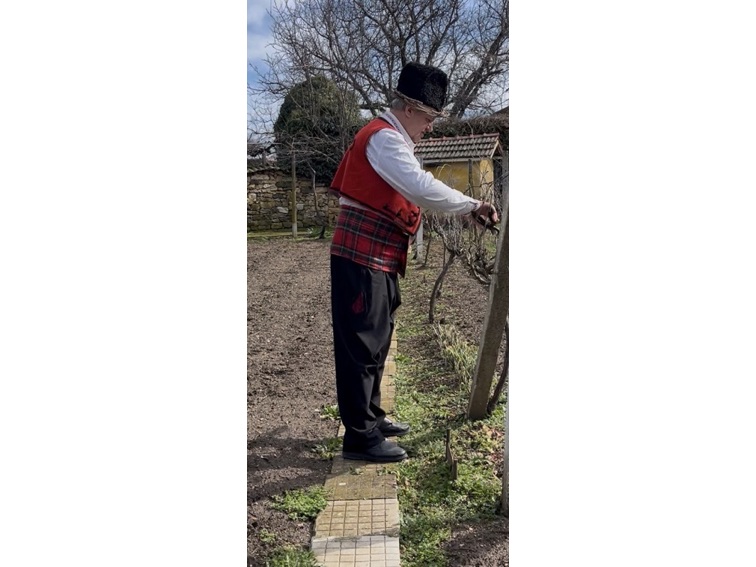 Трифон Зарезан оживи Златна ливада под звуците на гайдата