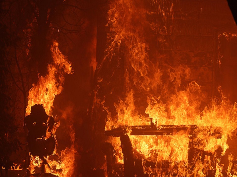 Възрастна жена загина при пожар в дома й