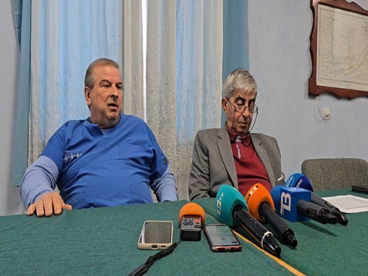 Лекарите от МБАЛ „Югозападна болница“ оттеглиха оставките си след подкрепа от обществеността