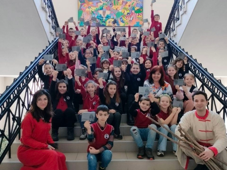 Активисти на Фондация „Въздигане“ посетиха родните си училища