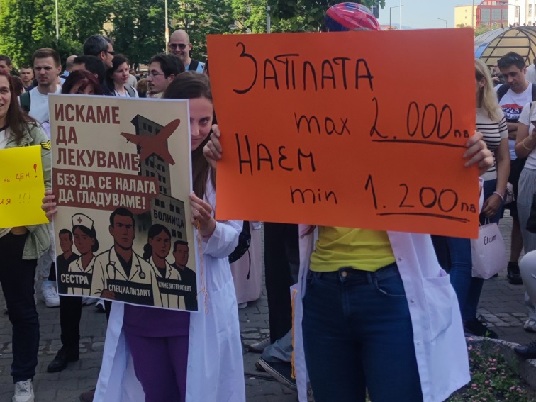 „Младите лекари излизат на нов национален протест — „Стига лъжи!““