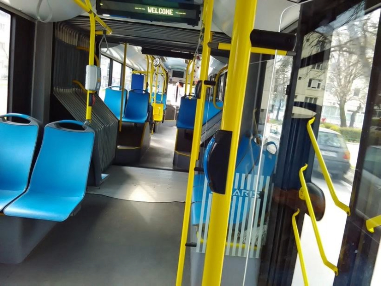 Адаптират машините в градския транспорт за работа с евро, пътуването е безплатно в новогодишната нощ