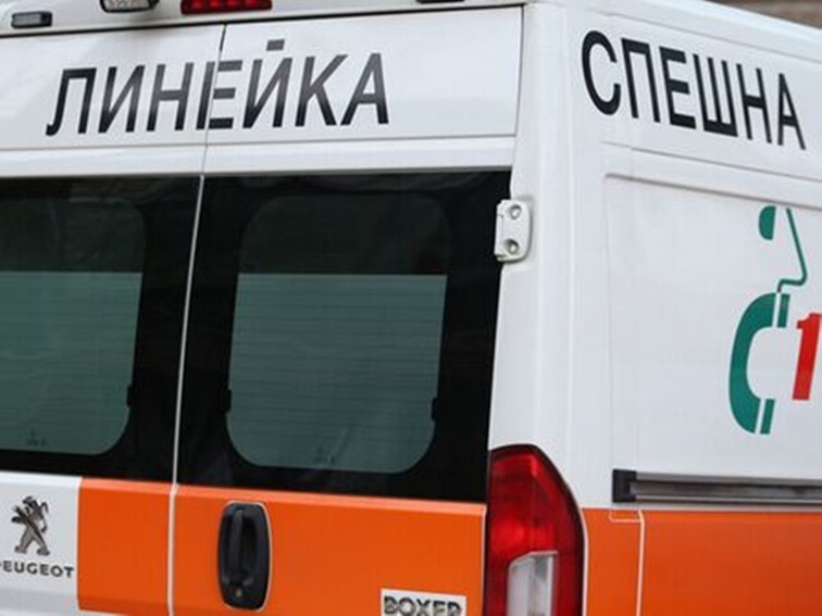 Непълнолетен моторист пострада при катастрофа в село Абланица