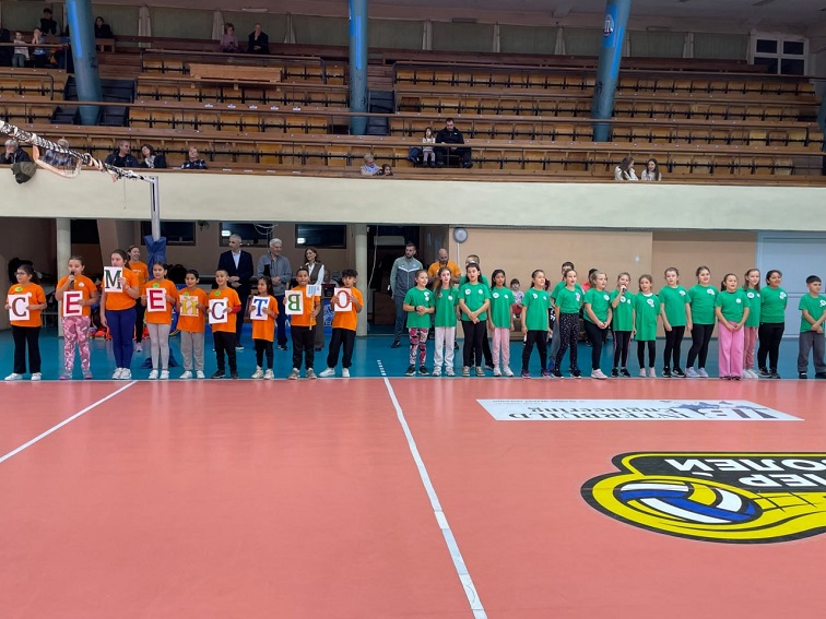 Спортен празник „Мама, татко и аз“ събра семействата в Разлог