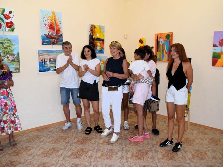 Петата самостоятелна изложба на Алиса Софиянска представя морски вдъхновения в Каварна