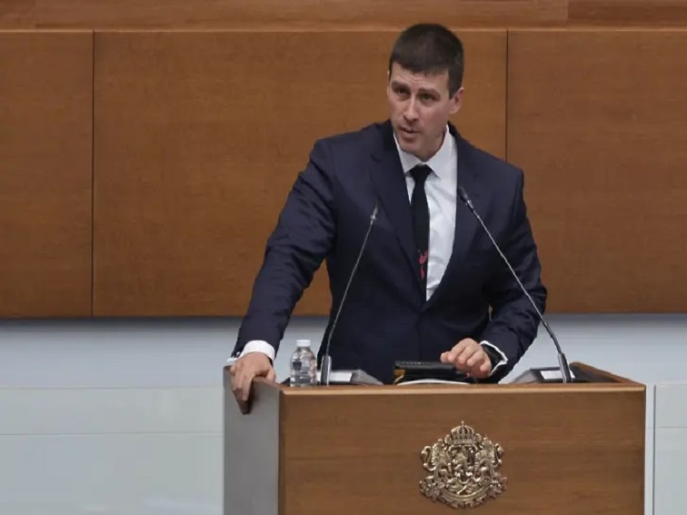 Ивелин Михайлов: Колко тежат сълзите на едно дете, което никога повече няма да се усмихне?