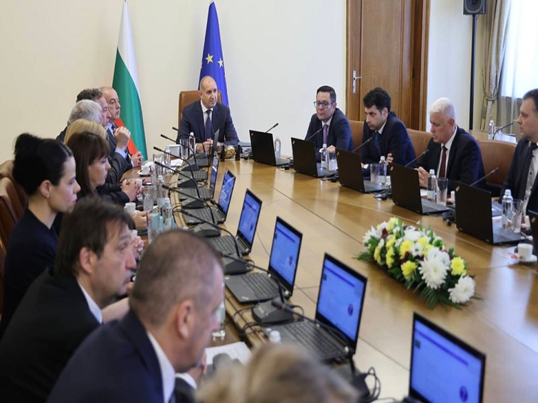 Румен Радев: Целта ни е да сложим край на безобразните обществени поръчки и скритите трансфери, които ощетяват бюджета в особено големи размери