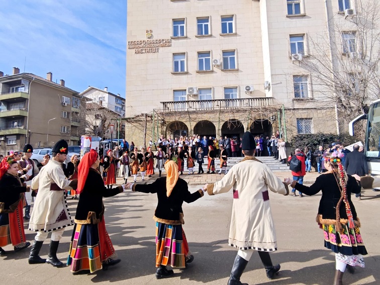 Плевен отбеляза Трифон Зарезан с ритуално зарязване на лозята и празнична програма