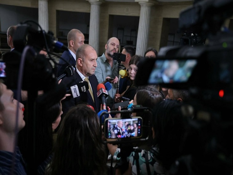 Радев: „Министър Петрова не е подписвала декларацията от Киев – позицията ни е ясна“
