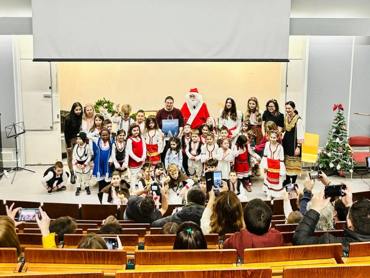 Българският дух в Хелзинки: Коледен благотворителен базар, който обедини над 200 сърца