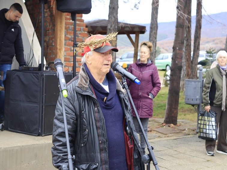 Празник на виното оживи село Дъбрава