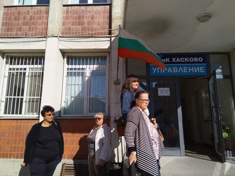 Конушлии се събраха на среща във ВиК Хасково. Дружеството от месеци не ремонтира стари аварии.