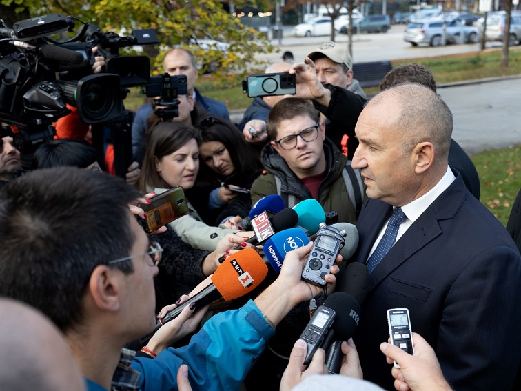 Президентът Радев: Когато управляващите и политическата класа приемат закони, които разграждат държавността, всички ние трябва да я съграждаме отново